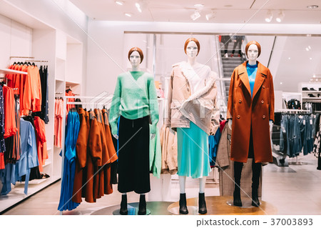 Mannequins Dressed In Female Woman Casual Clothes Mannequins Dressed In Female Woman Casual Clothes 37003893