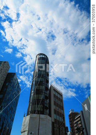 大廈和藍天都市風景 大廈和藍天都市風景 37003958