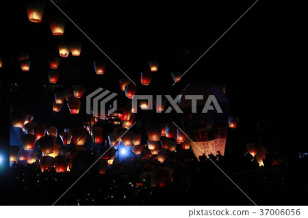 平溪天燈節 37006056