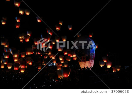 平溪天燈節 37006058