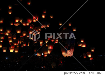 平溪天燈節 37006063