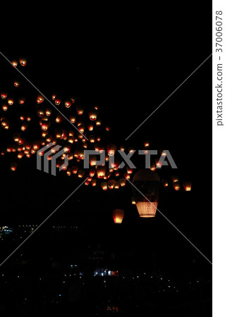 平溪天燈節 37006078