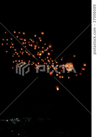 平溪天燈節 37006089