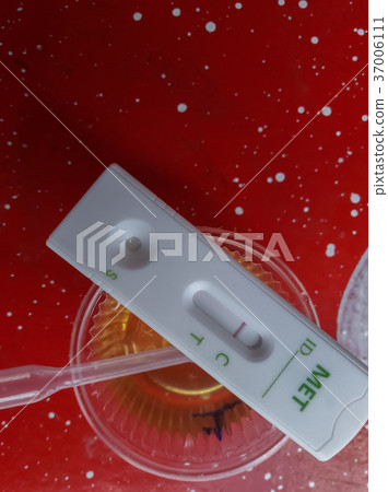 Devices for drug testing in urine. Devices for drug testing in urine. 37006111