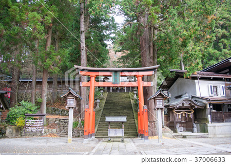 Takayama shi Hirabe shrine's torii movie's name is Tamori Town Shrine motif 37006633