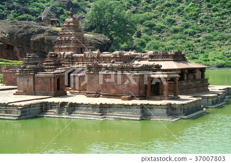 Lakeside Temples Lakeside Temples 37007803