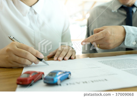 Business man and lawyer looking to the business 37009068