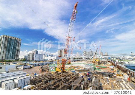Urban landscape with a large construction site 37010041