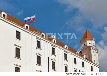 Medieval castle in Bratislava, Slovakia. Medieval castle in Bratislava, Slovakia. 37011438