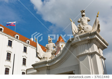 Medieval castle in Bratislava, Slovakia. 37011440