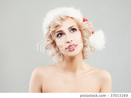 Beautiful Girl Fashion Model with Long Hair Beautiful Girl Fashion Model with Long Hair 37013169