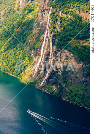 Breathtaking view of Sunnylvsfjorden fjord Breathtaking view of Sunnylvsfjorden fjord 37014402