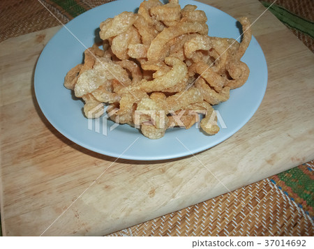 Fried pork skin for snacks. Fried pork skin for snacks. 37014692