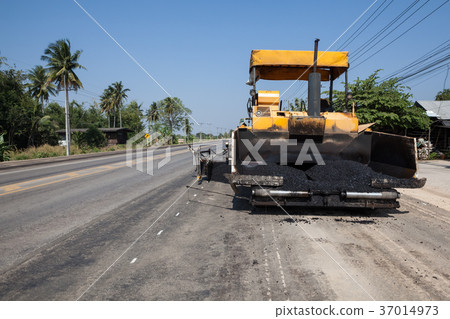 An asphalt machine 37014973