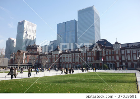 東京站丸之口（車站廣場建成後） 37019691