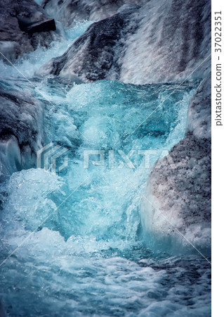 Icelandic glacier with blue fracture 37022351