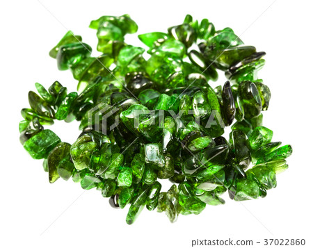 beads from chrome diopside crystals isolated 37022860