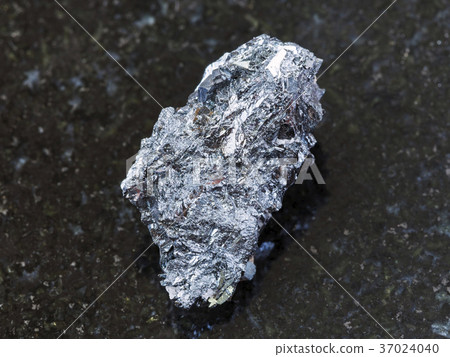 raw hematite ore on dark background 37024040