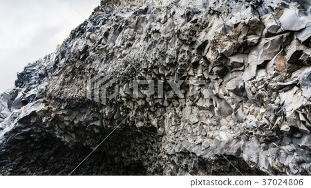 Reynisfjall mount over Halsanefshellir cave 37024806