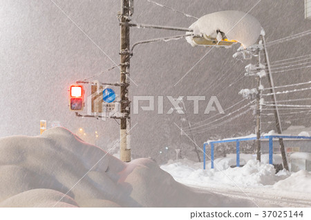 交通mahi由於大雪 37025144