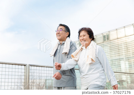 Senior Walking Movement 37027176