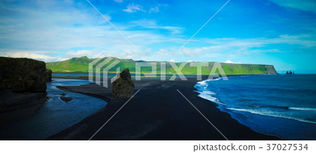 Dyrholaey cape, sand beach 37027534