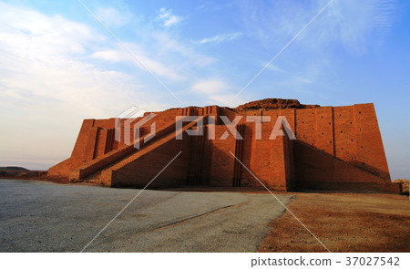 Restored ziggurat in ancient Ur Restored ziggurat in ancient Ur 37027542