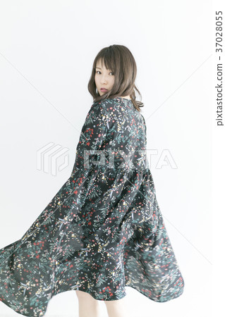女子 女子 37028055