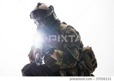 Peacemaker watching at assault rifle 37030131