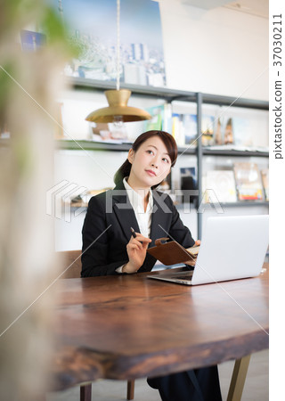 Business suit woman 37030211
