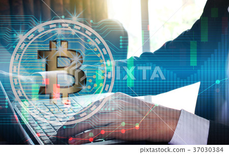 businessman using the laptop 37030384