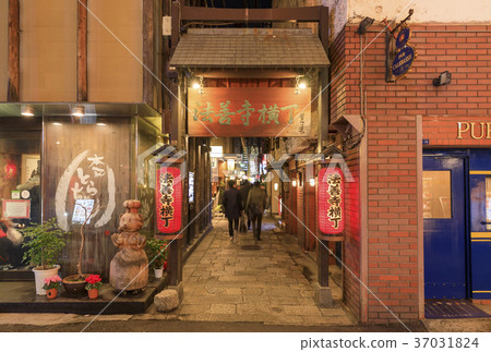 Hozenji Yokocho at night in Osaka Hozenji Yokocho at night in Osaka 37031824