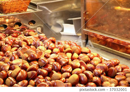 Chestnuts street food in korea Chestnuts street food in korea 37032001