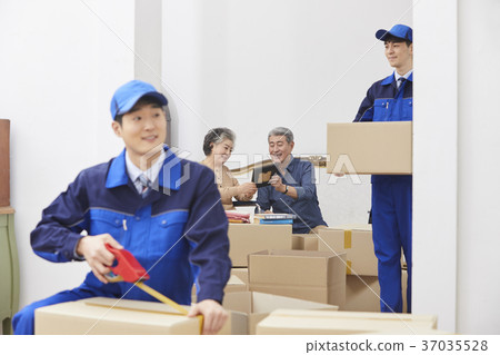 Director, old couple, worker, Korean Director, old couple, worker, Korean 37035528