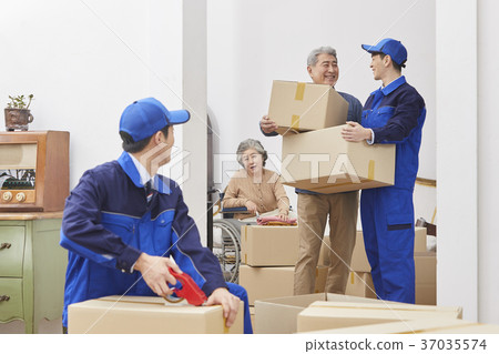 Director, old couple, worker, Korean Director, old couple, worker, Korean 37035574