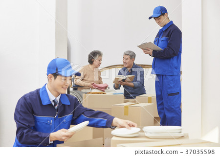 主任,老夫妻,工人,韓國人 主任,老夫妻,工人,韓國人 37035598
