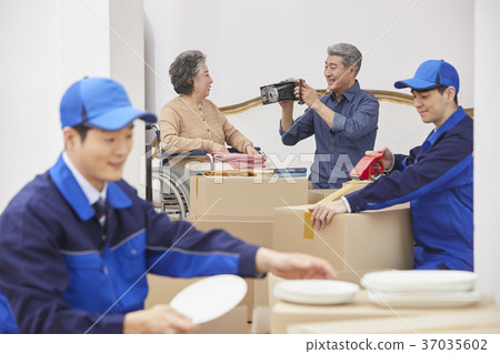 主任,老夫妻,工人,韓國人 主任,老夫妻,工人,韓國人 37035602