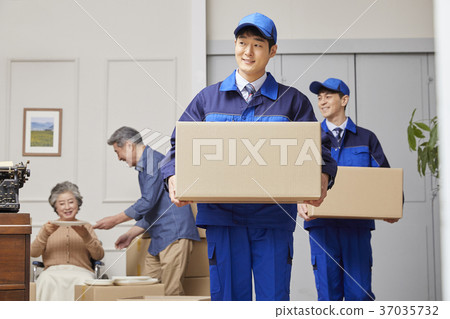 Director, old couple, worker, Korean Director, old couple, worker, Korean 37035732