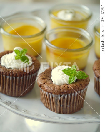 Petit Chocolat和南瓜布丁拼盤（水平位置） 37037794