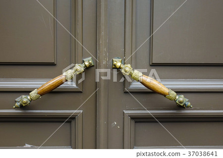 Old wooden door in Saint Petersburg, Russia Old wooden door in Saint Petersburg, Russia 37038641