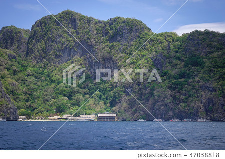 Landscape of tropical sea at sunny day 37038818