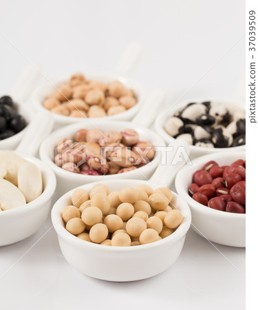 Multicolored beans 37039509