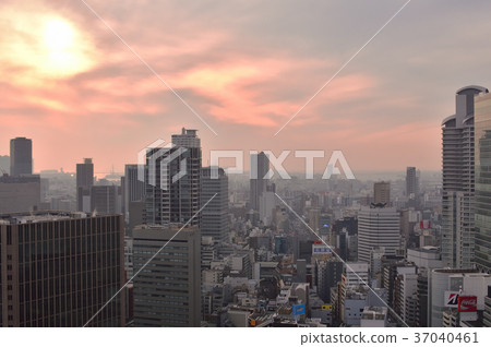 大阪梅田地區在晚上 大阪梅田地區在晚上 37040461