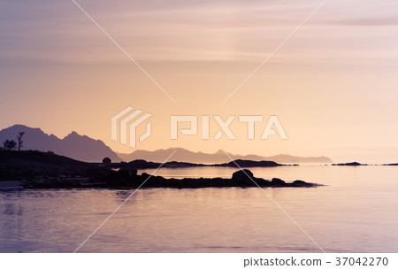 midnight sun at lofoten islands midnight sun at lofoten islands 37042270