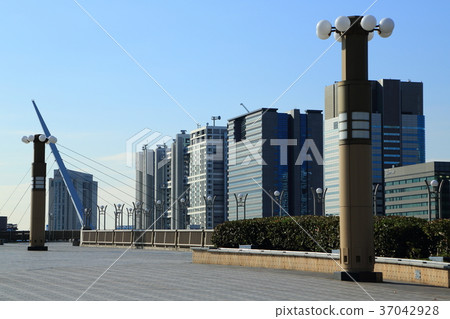 Skyscrapers in Daiba seen from Ohashi Bridge 37042928