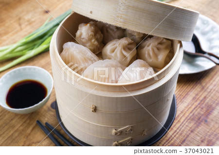 Traditional Chinese Dim Sum 37043021