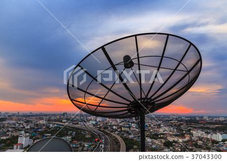 圖庫照片: satellite dish