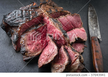 Barbecue dry aged Wagyu Bistecca alla Fiorentina 37043941