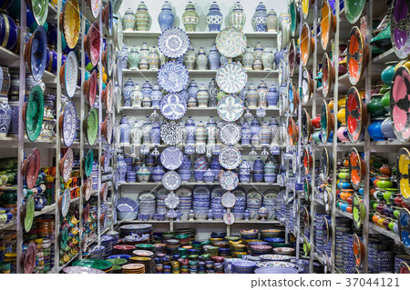 Traditional arabic handcrafted, colorful plates 37044121