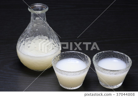 Rice wine 37044808